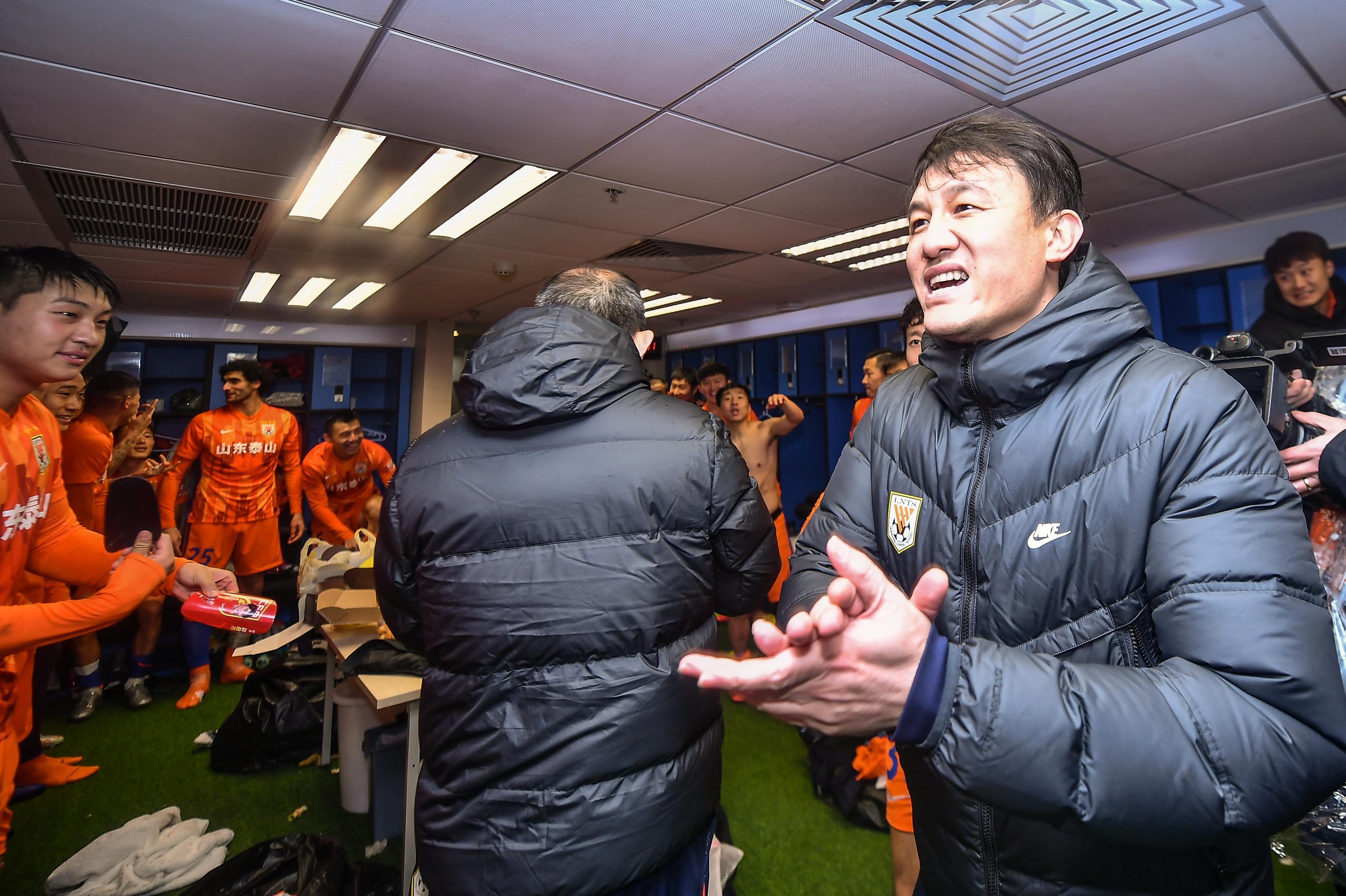 爱游戏体育官方 -心理健康乐观心态ppt