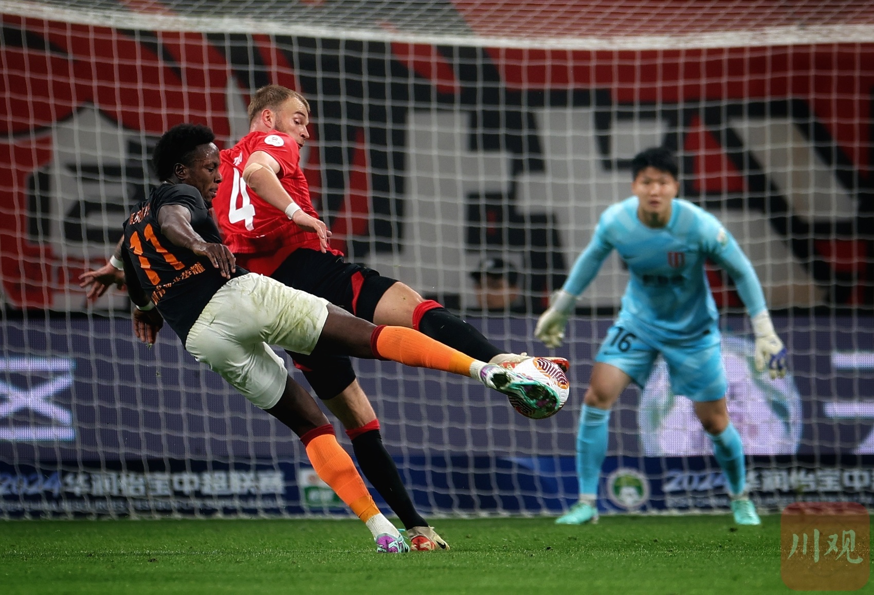 成都蓉城训练开放日，赛后豪取连胜引欢呼，中超在即，高层口径保持一致的简单介绍